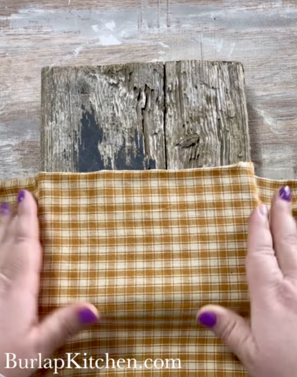 Farmhouse Floral Pocket Wood Block - Burlap Kitchen